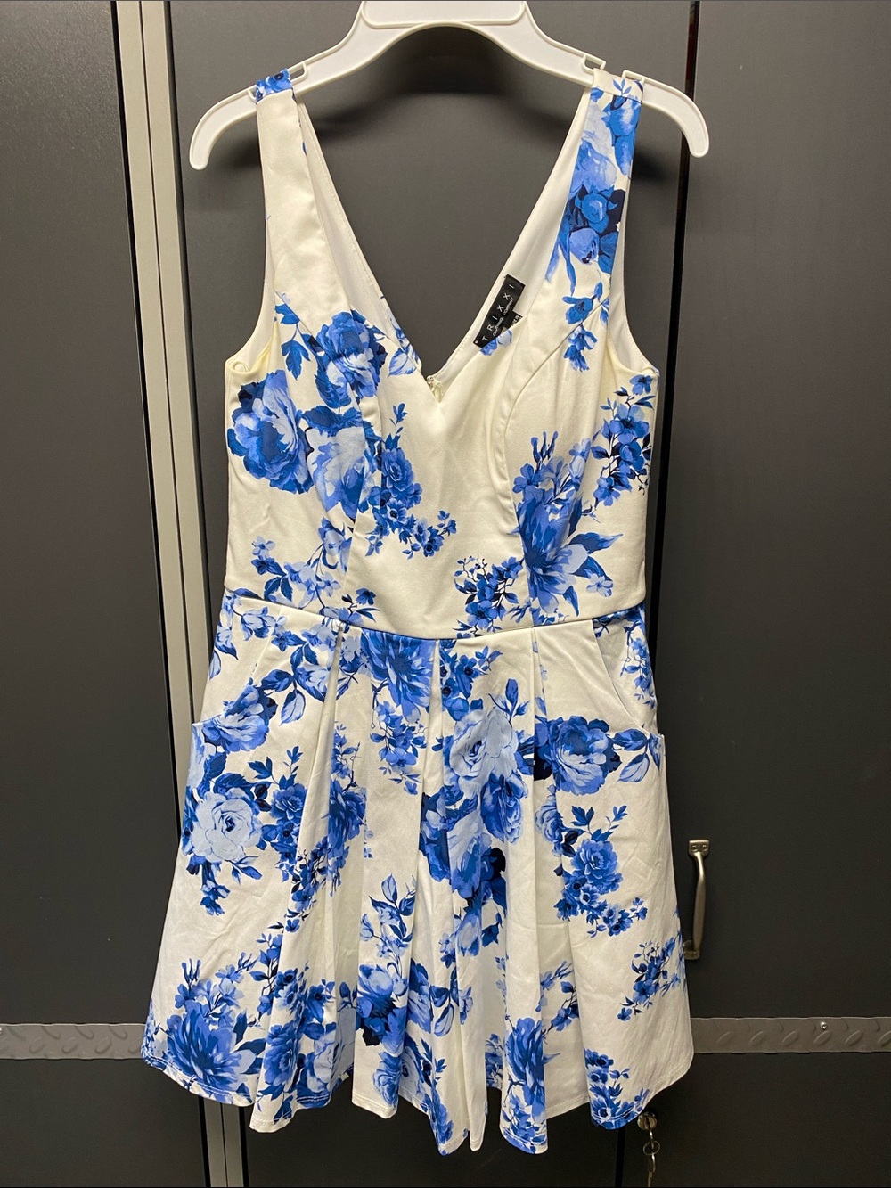 Trixxi White Floral V-Neck Chemise with Blue Rose Print